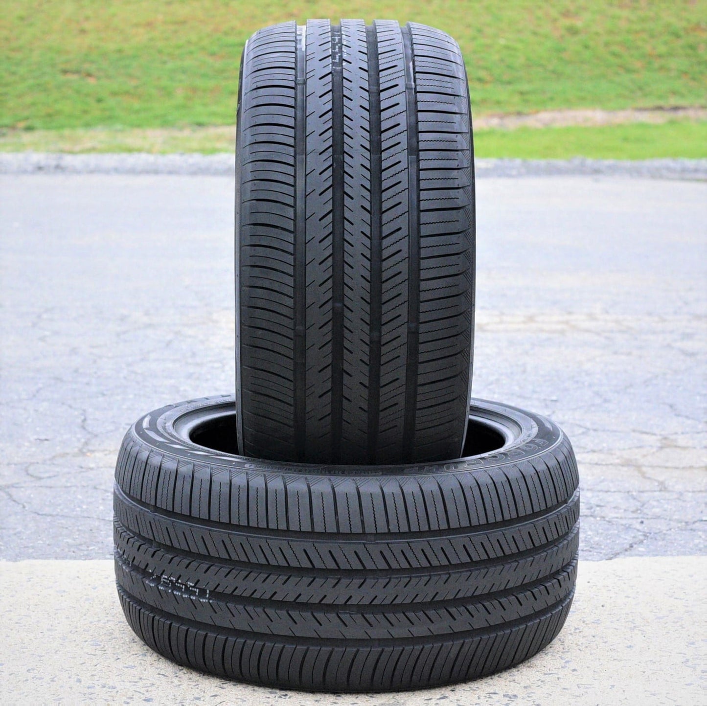 A set of 4 (4)265/35R20 99Y XL high-performance full-season tires for: 2015-23 Ford Mustang EcoBoost Premium, 2012-13 Audi A7 Quattro Base
