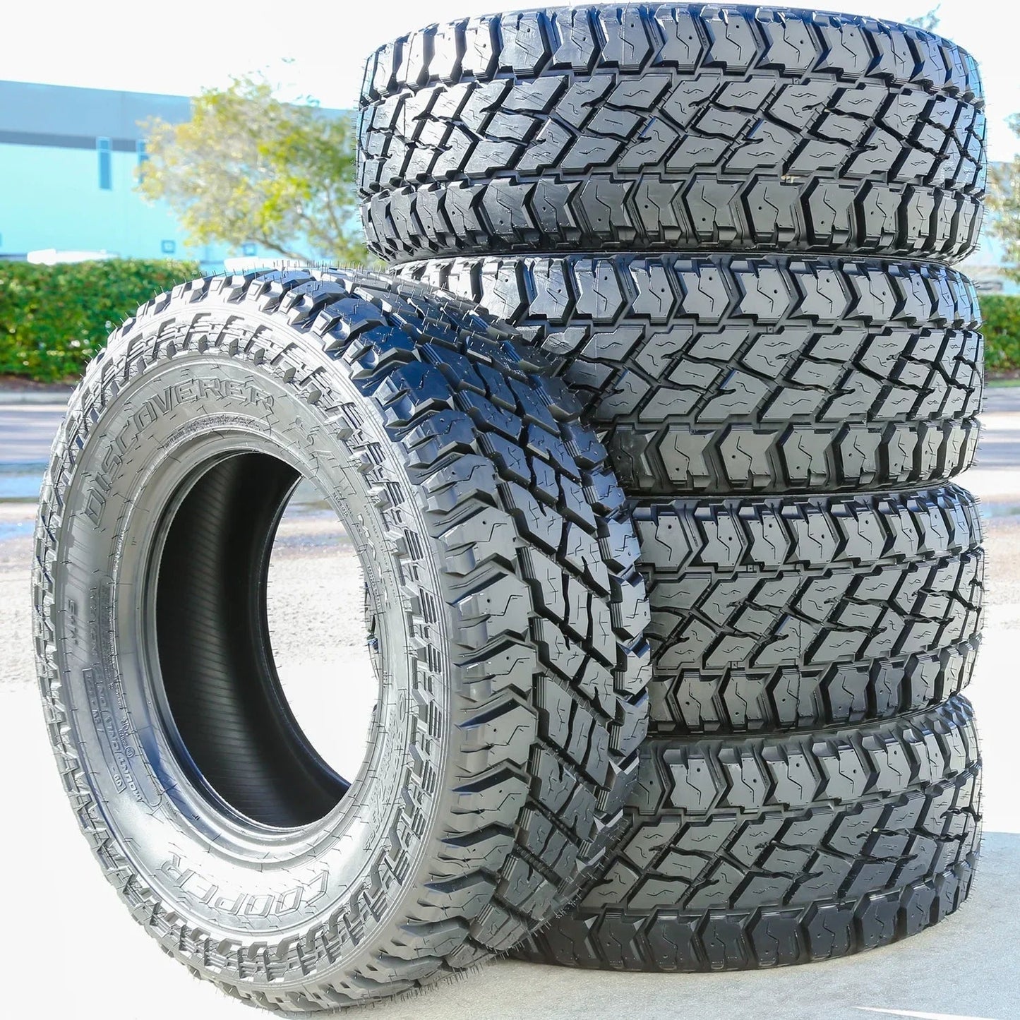 Set of 4 (FOUR) Cooper Discoverer S/T Maxx LT 275/70R18 125/122Q E 10 Ply MT M/T Mud Tires